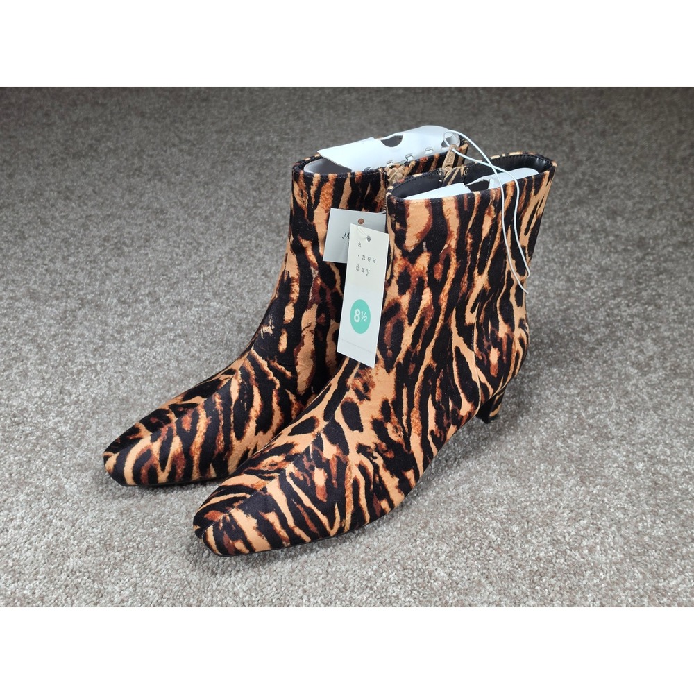 A New Day Womens Tigris Tiger Print Ankle Boots Brown Black Kitten Heel 8.5 NEW